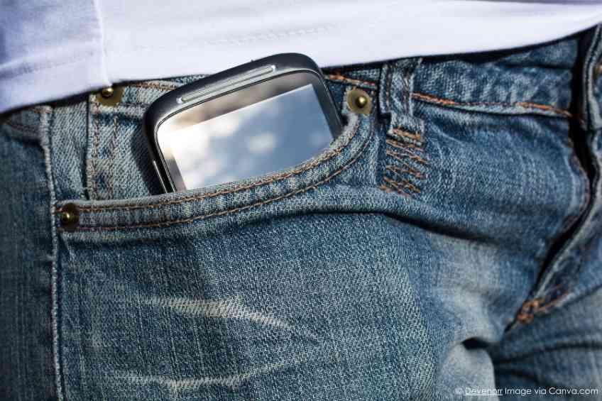 Cell Phones Signal Lower Sperm Counts